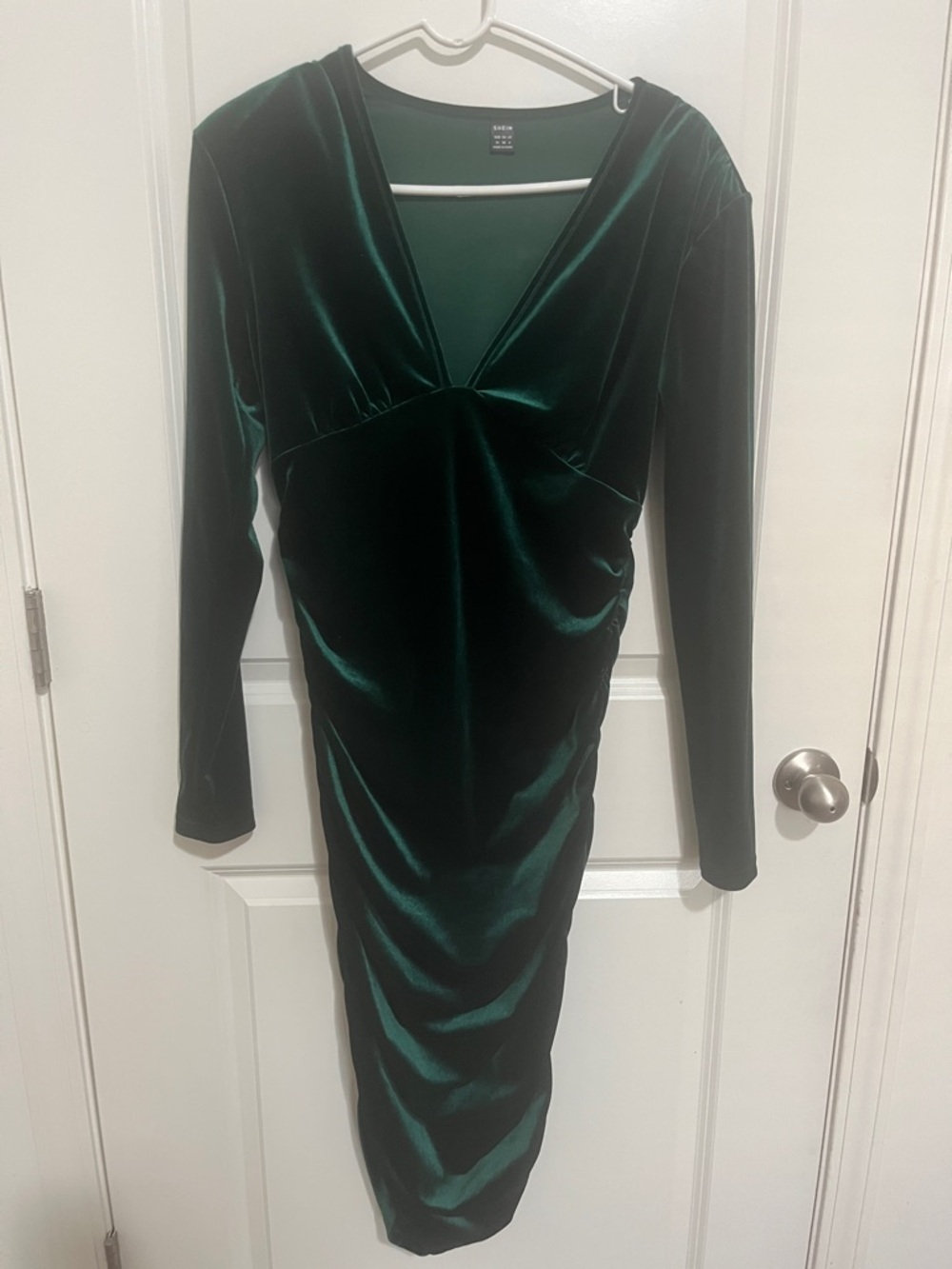 Velvet Deep Green V-Neck Long Sleeve Dress